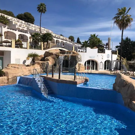 Pool Paradise Apartment *